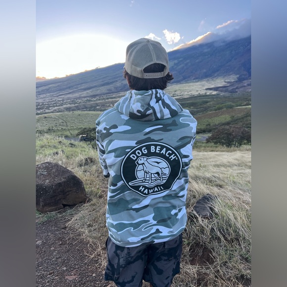 DOG BEACH HAWAII HOODIE - Picture 3 of 6